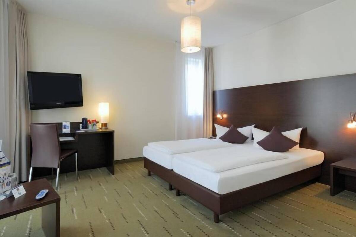 Blackout curtains, soundproofing, free WiFi, bed sheets