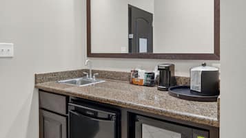 In-room safe, desk, laptop workspace, iron/ironing board