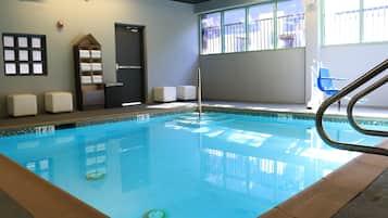 Indendørs pool
