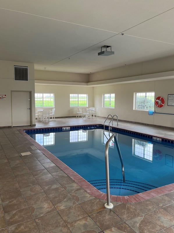 Una piscina cubierta