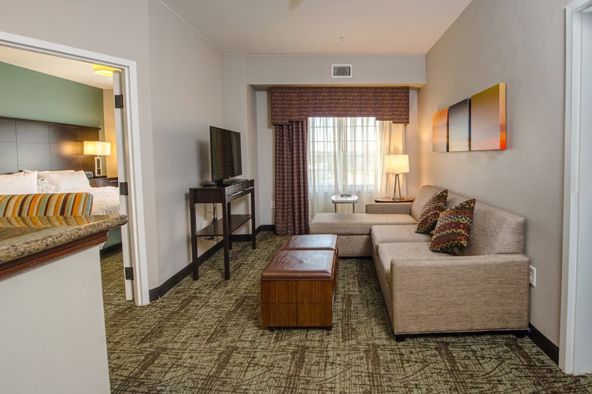 1 bedroom, in-room safe, desk, laptop workspace