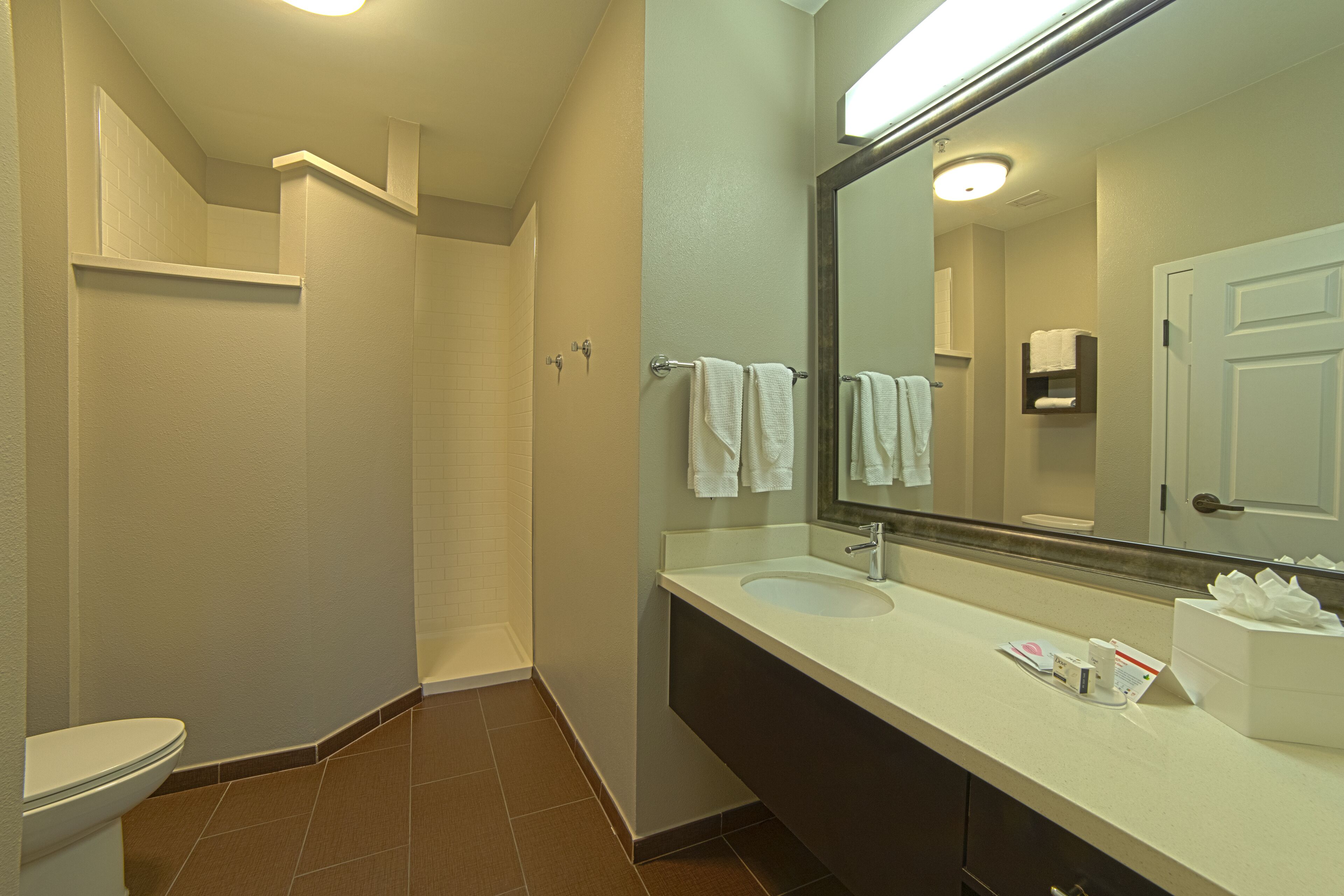 studio suite, kitchen | bathroom | free toiletries, hair dryer, towels