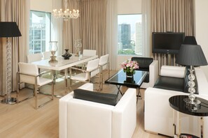 Premium bedding, pillow-top beds, minibar, in-room safe - Crowne Plaza Tel Aviv City Center by IHG (Tel Aviv)