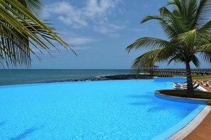Outdoor pool - Pestana São Tomé (São Tomé)