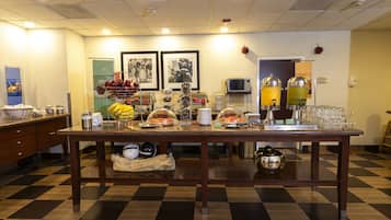 Free daily buffet breakfast