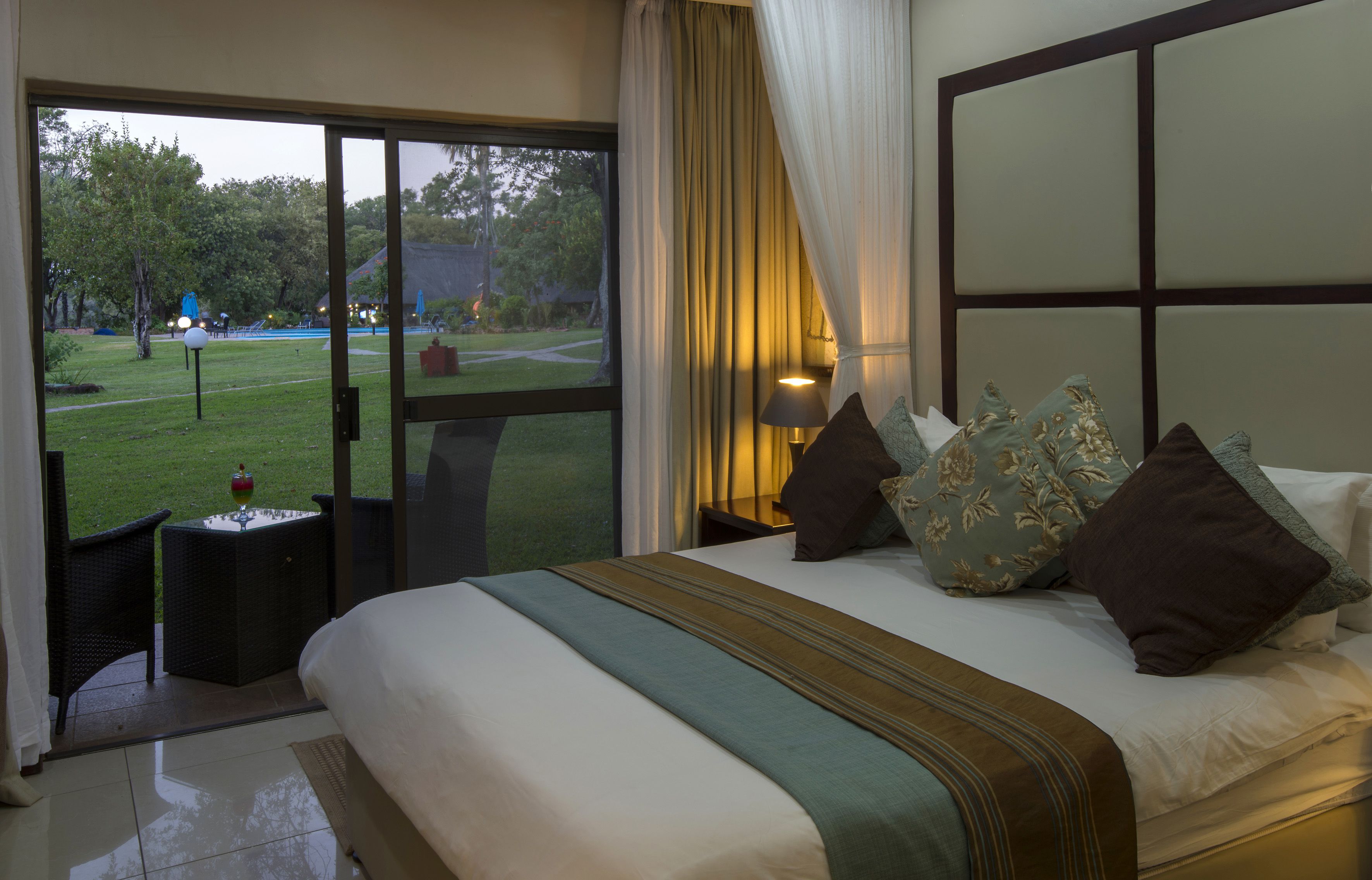 premium bedding, pillow-top beds, minibar, in-room safe