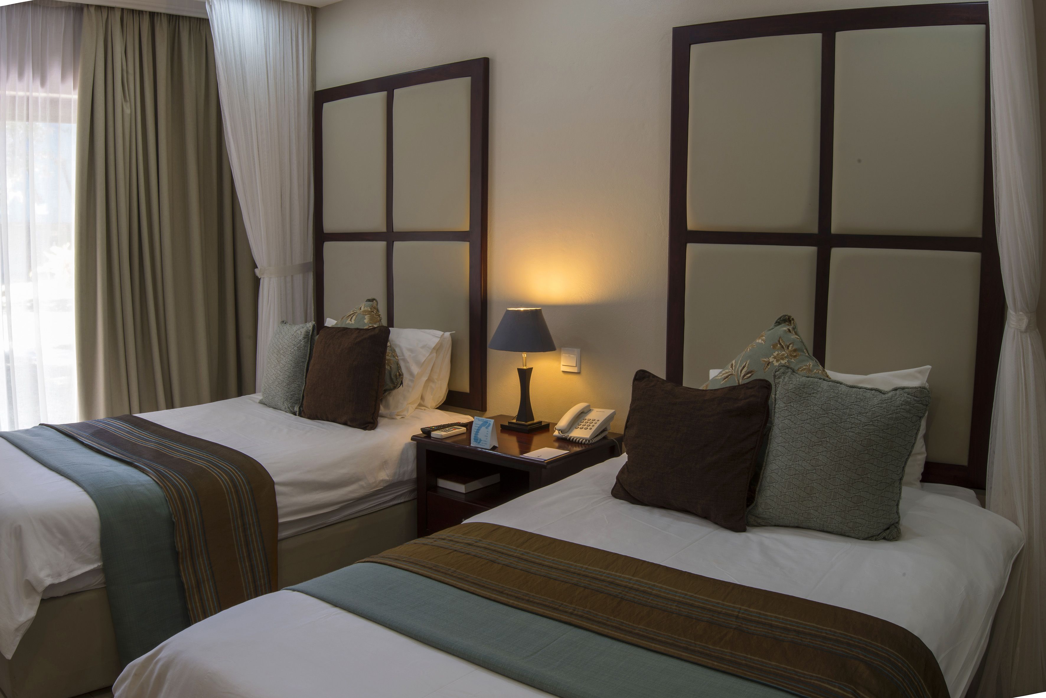 premium bedding, pillow-top beds, minibar, in-room safe