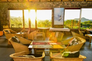 Lobby sitting area - Matobo Hills Lodge (Matopos)