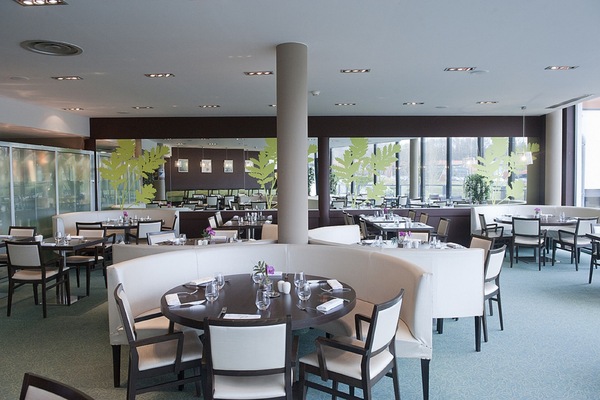 Phục vụ bữa sáng, bữa trưa, bữa tối, món Pháp, dùng bữa ngoài trời