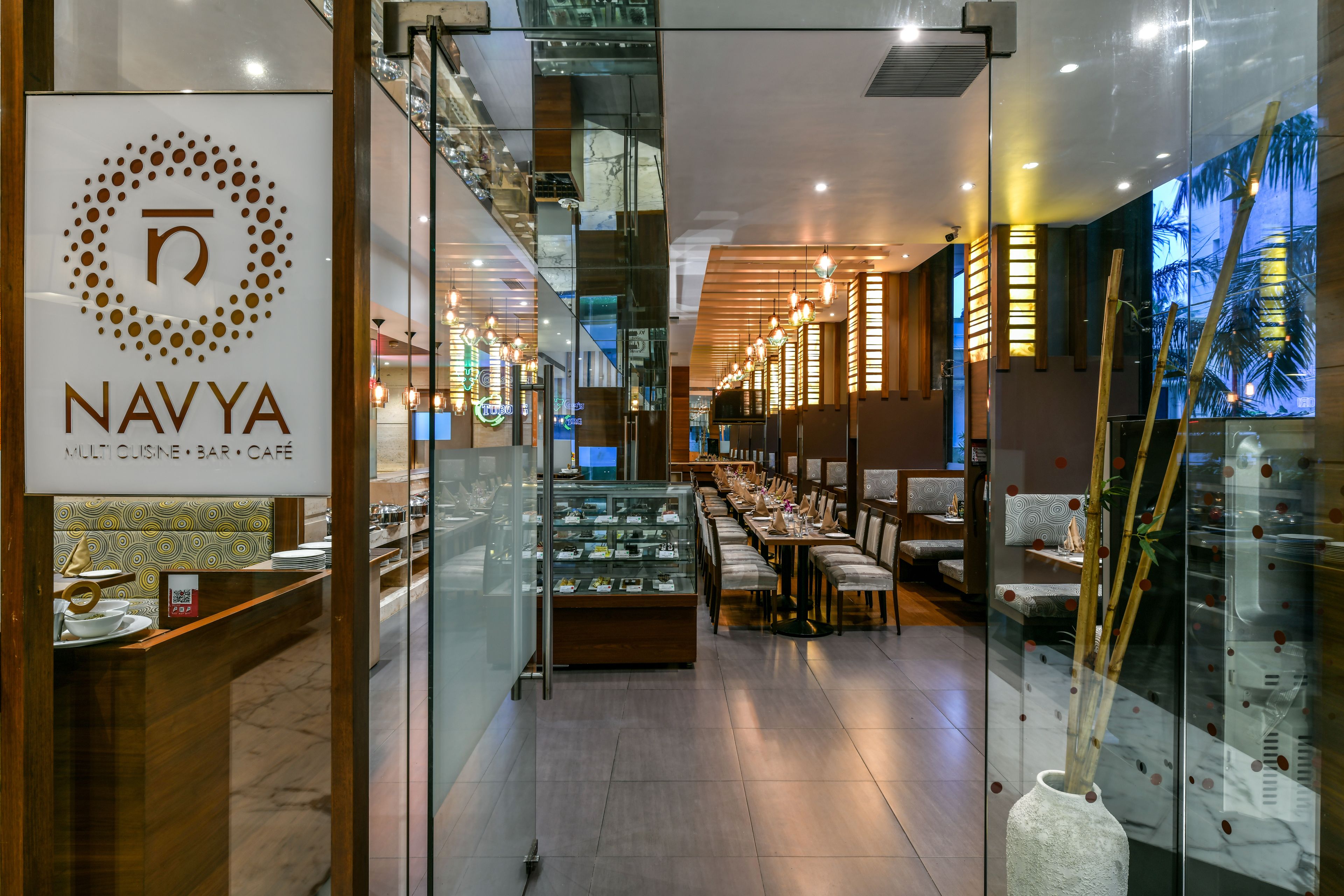 Breakfast, lunch, dinner served; international cuisine 