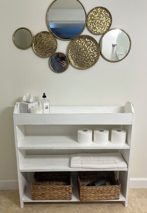 Room 3 | Bathroom | Designer toiletries, hair dryer, towels, soap - Rogues' Harbor Inn (Lansing)