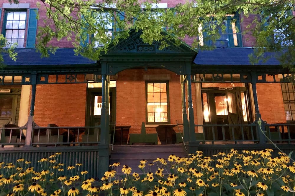 Rogues' Harbor Inn - Genoa, NY