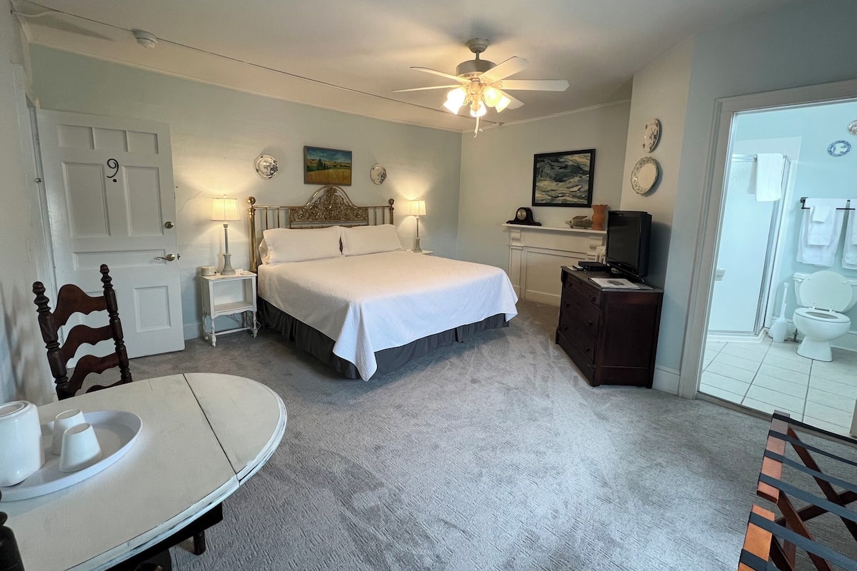 Room 9