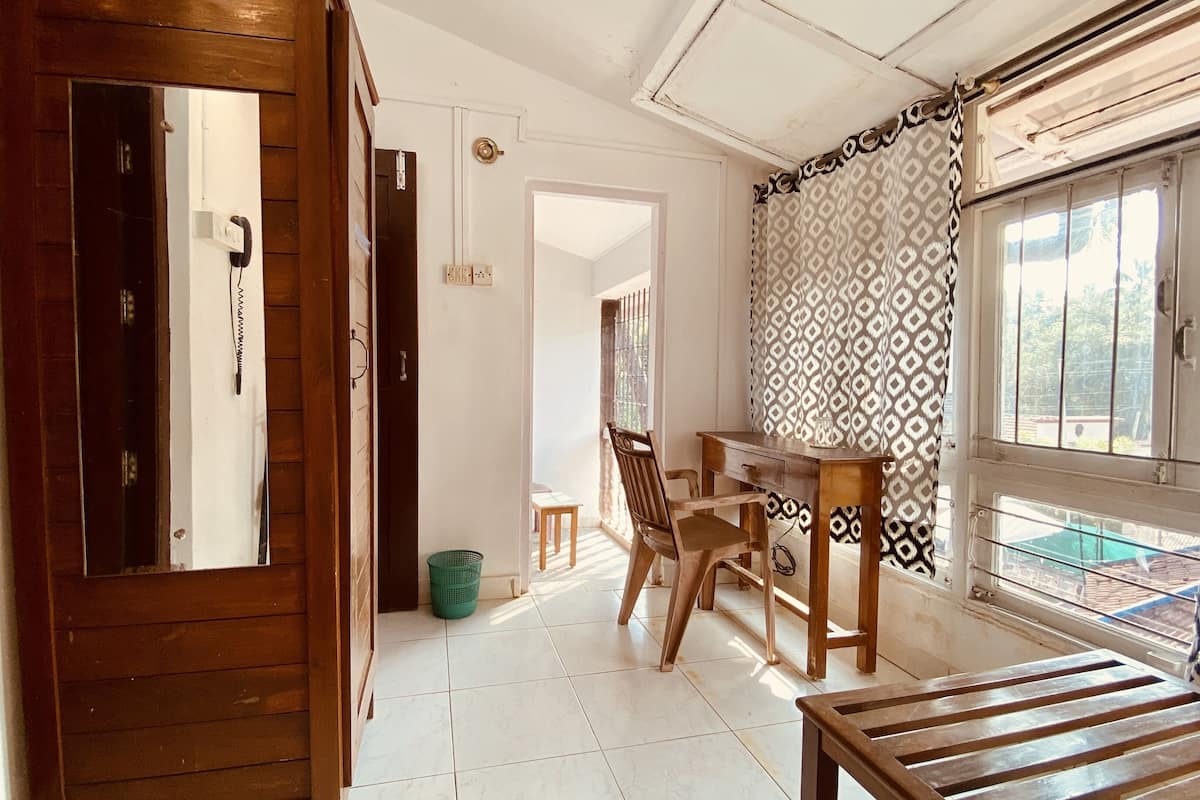 Standard Single Non A/C