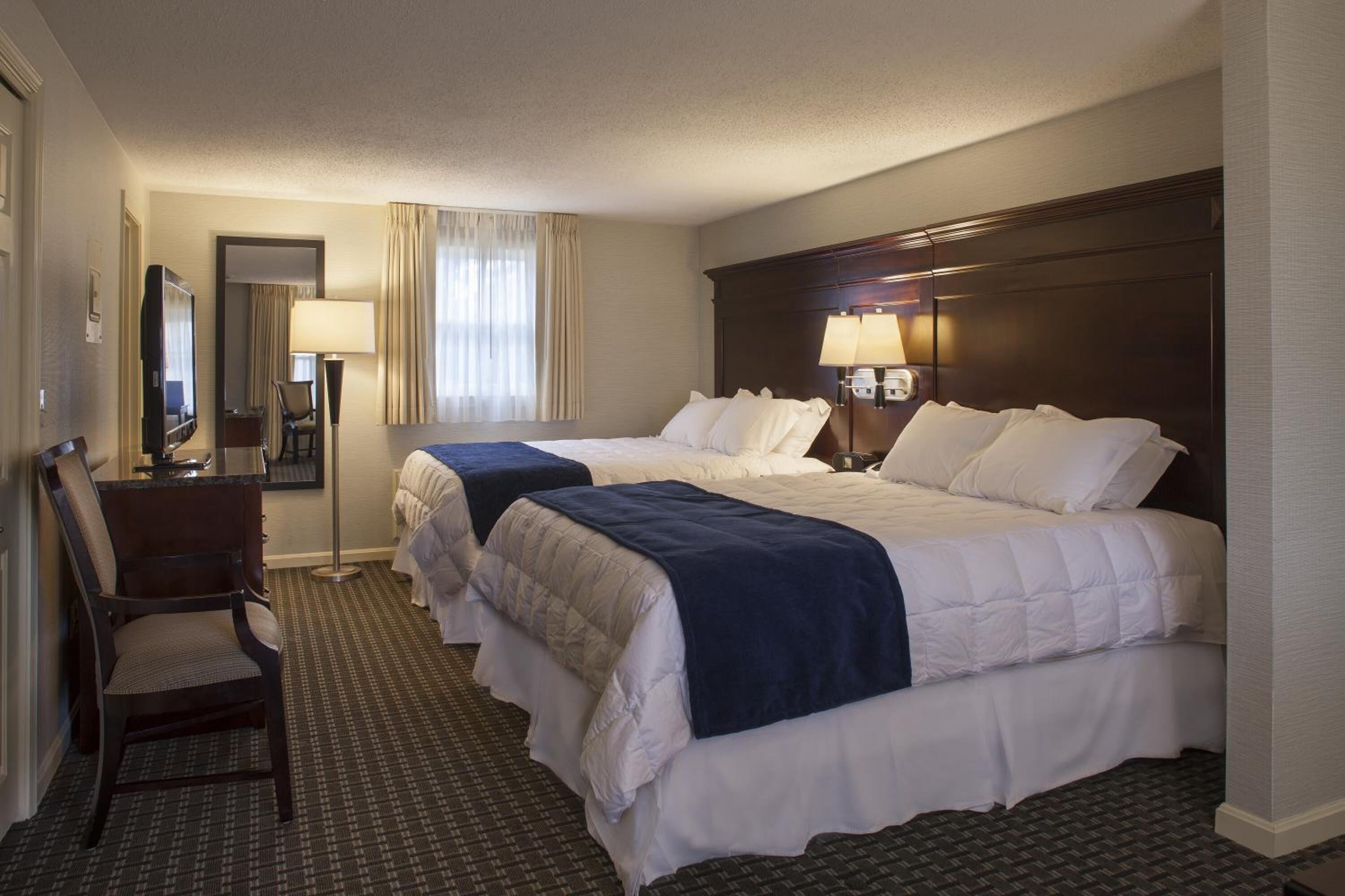 premium bedding, in-room safe, desk, laptop workspace