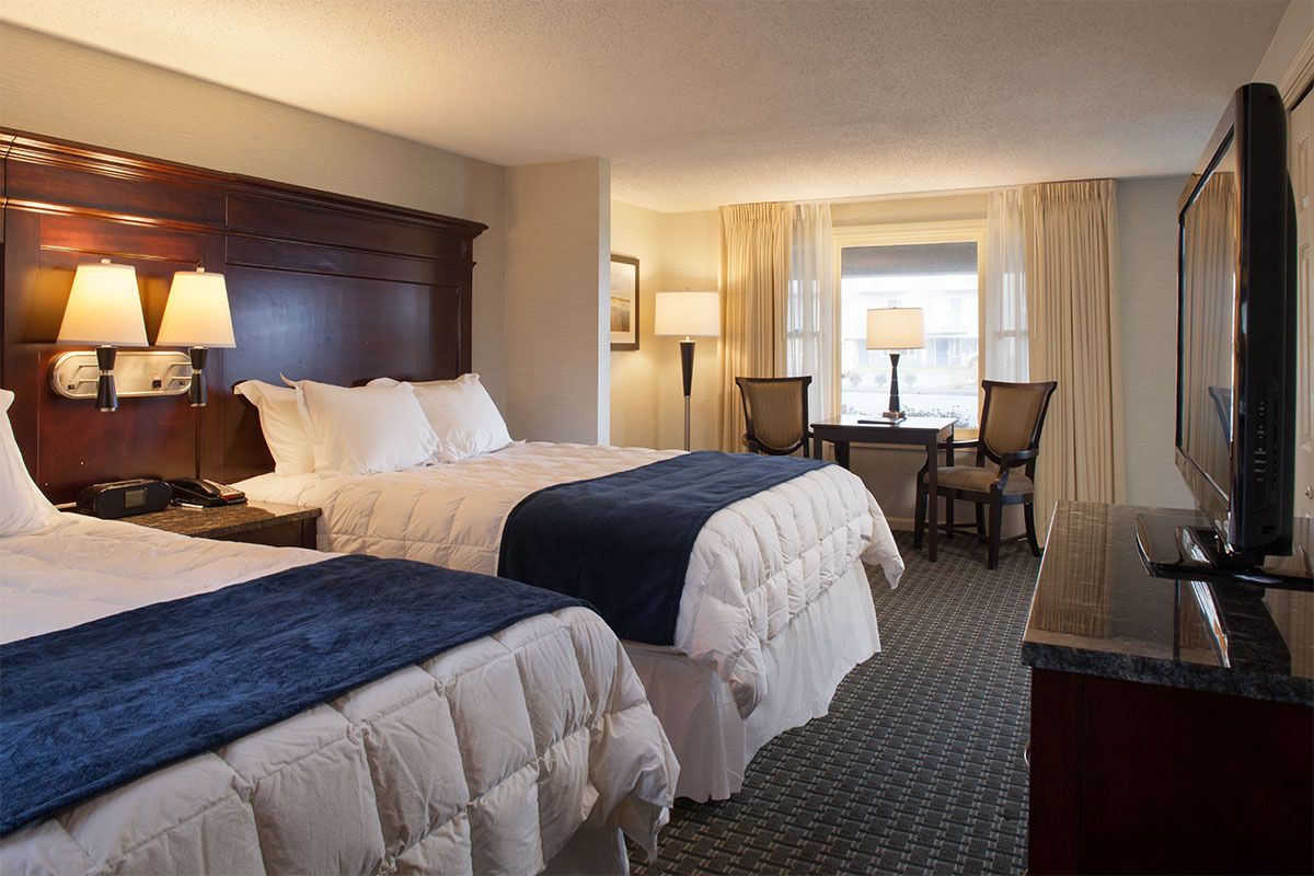 premium bedding, in-room safe, desk, laptop workspace