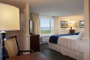 Premium bedding, in-room safe, desk, laptop workspace