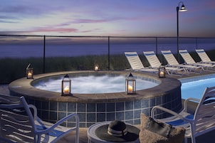 Piscina interna, piscina externa sazonal