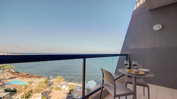 Leilighet – standard, 2 soverom, sjøutsikt | Skrivebord, skrivebord for bærbar PC og blendingsgardiner