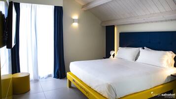 Minibar, Zimmersafe, Schreibtisch, schallisolierte Zimmer