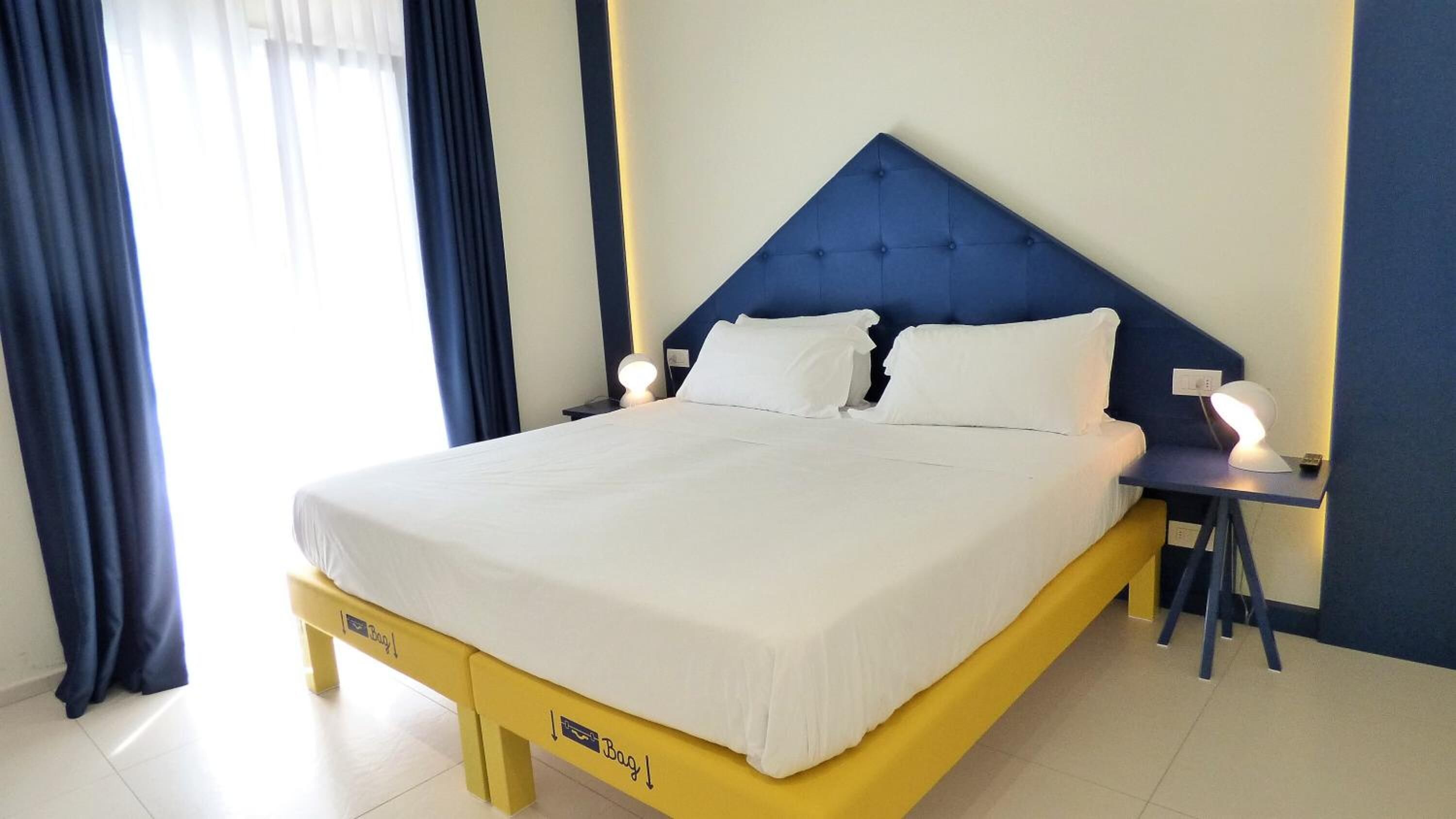 Minibar, Zimmersafe, Schreibtisch, schallisolierte Zimmer