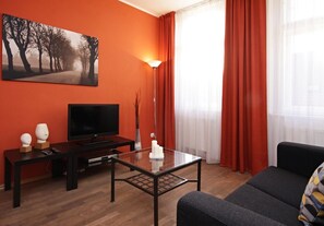 薄型テレビ、DVD プレーヤー