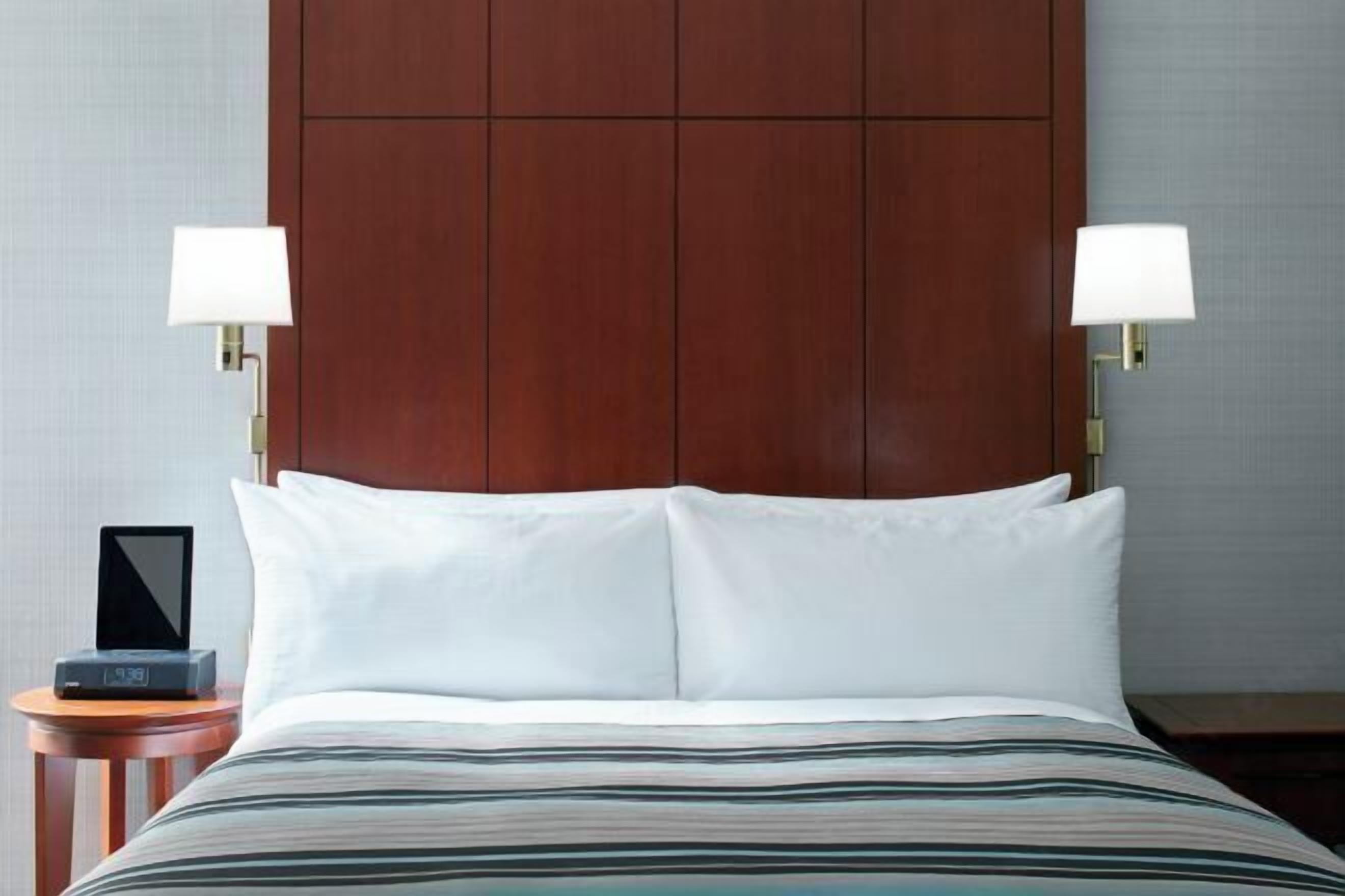 Premium bedding, in-room safe, desk, laptop workspace