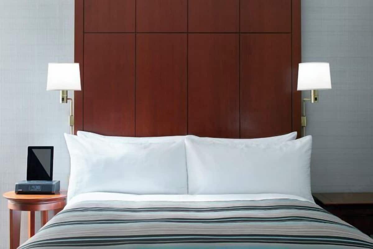 1 bedroom, premium bedding, in-room safe, desk