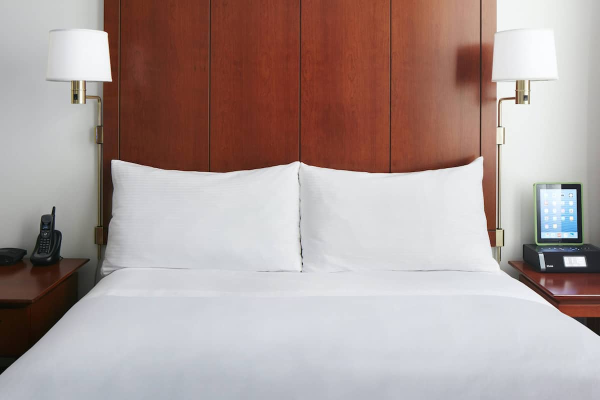Habitación, 1 cama Queen size | 1 habitación y ropa de cama de alta calidad