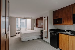 Suite, 1 chambre, coin cuisine (One Room)