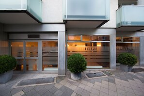 Property entrance - BURNS Art & Culture (Düsseldorf)