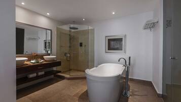 Artículos de tocador de diseñador, secador de pelo, batas, pantuflas