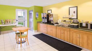 Petit déjeuner continental compris tous les jours