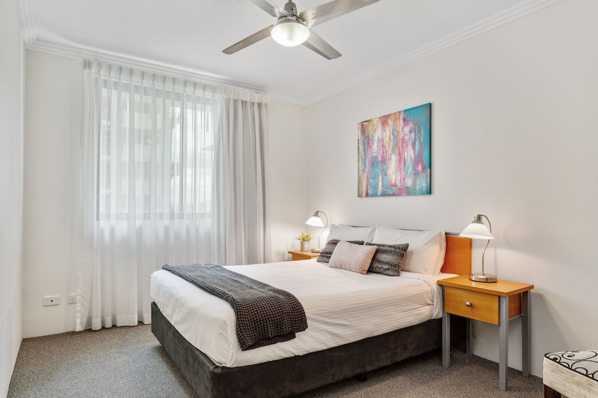 Apartment, 2 Bedrooms, 2 Bathrooms (1 Queen & 2 Single Beds) | 1 bedroom, individually furnished, soundproofing, iron/ironing board