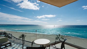 Junior Suite, Balcony, Sea View | Property grounds