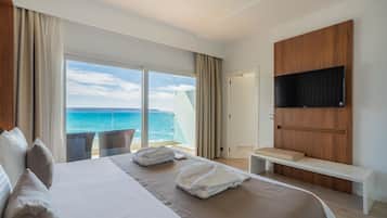 Junior-Suite, Balkon, Meerblick | Schreibtisch, kostenloses WLAN, Bettwäsche, Rollstuhlgeeignet