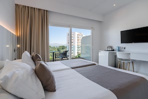 Superior Double Room, Balcony, Partial Sea View | Desk, free WiFi, bed sheets - Hotel THB El Cid - Adults Only (Palma de Mallorca)