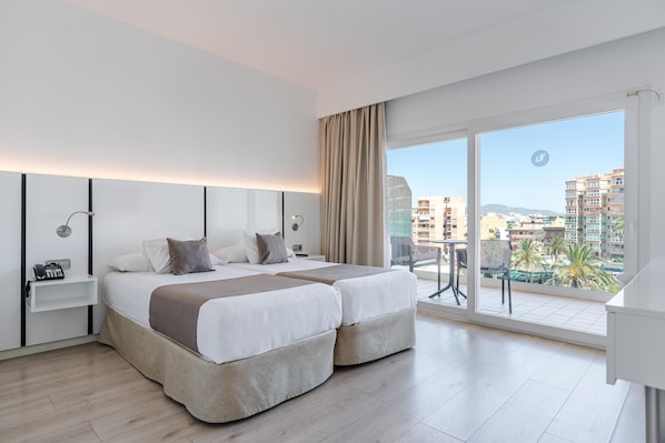 Superior Double Room, Balcony, Partial Sea View | Desk, free WiFi, bed sheets - Hotel THB El Cid - Adults Only (Palma de Mallorca)