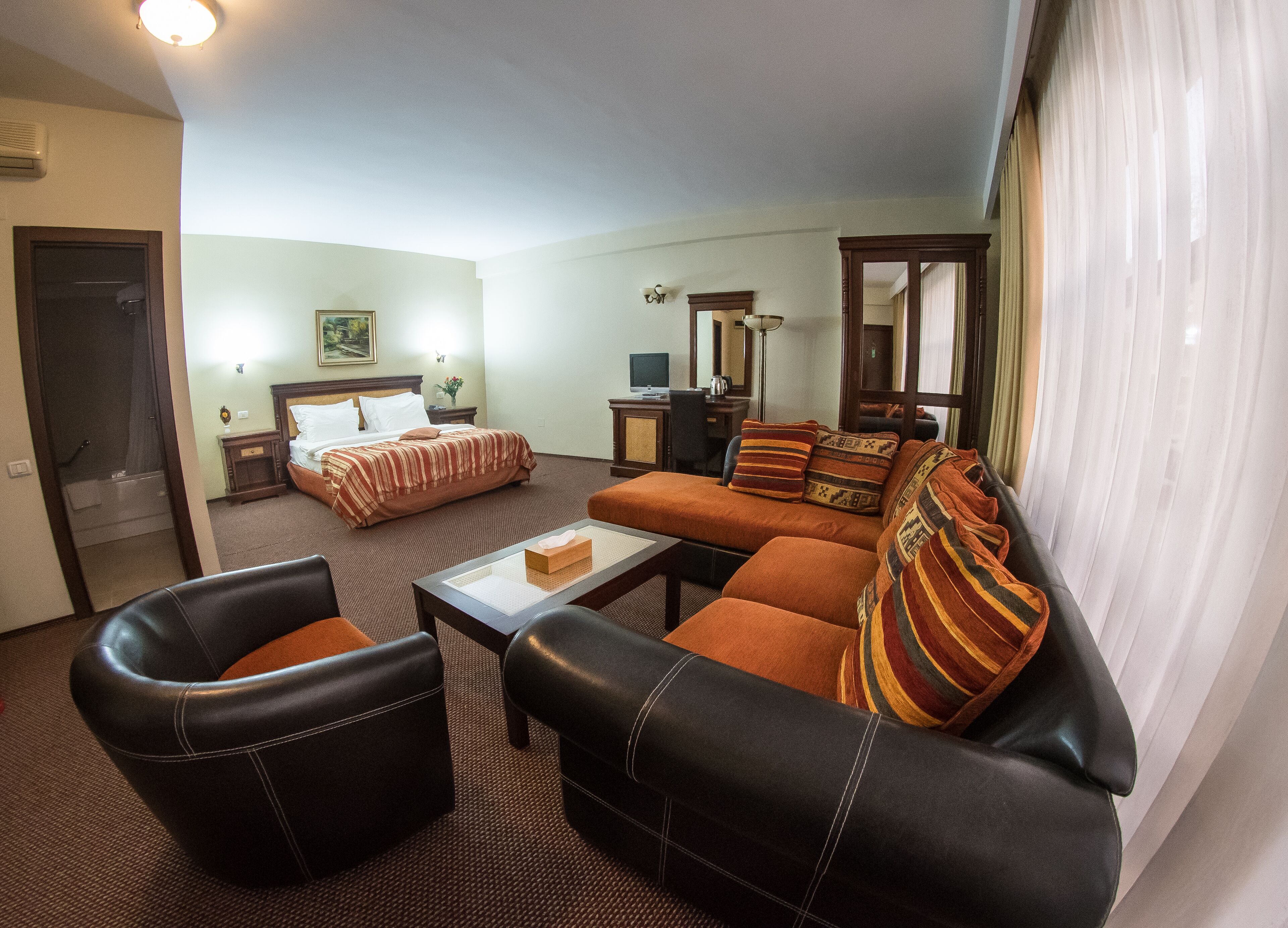 executive room | 1 bedroom, pillow-top beds, minibar, in-room safe