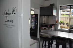 Dining - Sandy Bottoms Guesthouse (Manly)