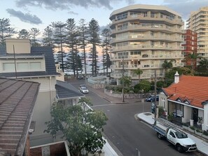 Eenpersoonskamer, gedeelde badkamer, uitzicht op strand | Kameruitzicht