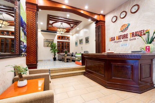 The Artisan Lakeview Hotel