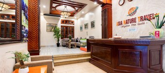 The Artisan Lakeview Hotel