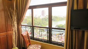 Habitación Deluxe, 1 cama matrimonial, vista al lago | Vista al lago