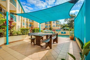 Check-in/check-out kiosk