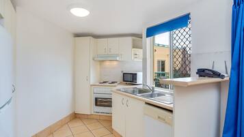 Apartment, 1 Bedroom | Private kitchen