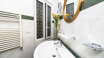 Superior Double Room | Bathroom | Free toiletries, hair dryer, towels, soap