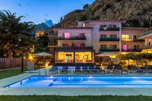 Front of property - Aktivhotel Santalucia (Nago-Torbole)