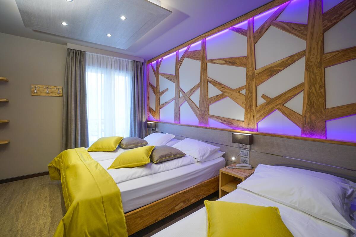 comfort triple room, 1 double bed with sofa bed | 1 bedroom, hypo-allergenic bedding, minibar, in-room safe