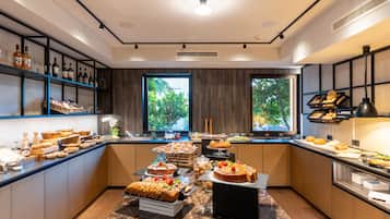 Dagelijks ontbijtbuffet (EUR 15 per persoon)